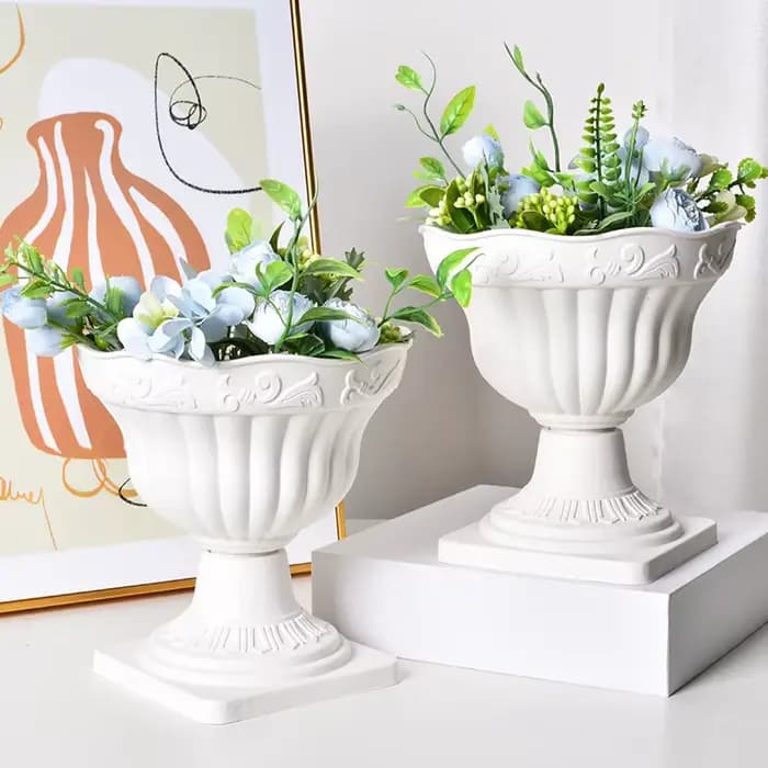 Grande jardinière extérieure en plastique blanc