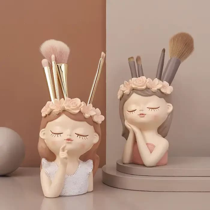 Pot de fleur de fille mignonne pour plantes succulentes