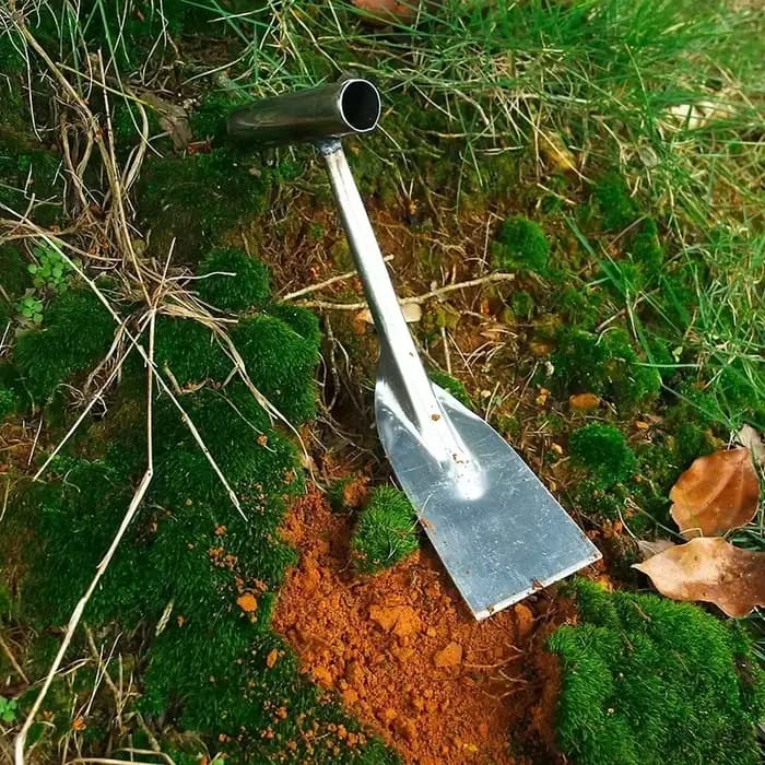 Outils de forgeage et de plantation à l'ancienne