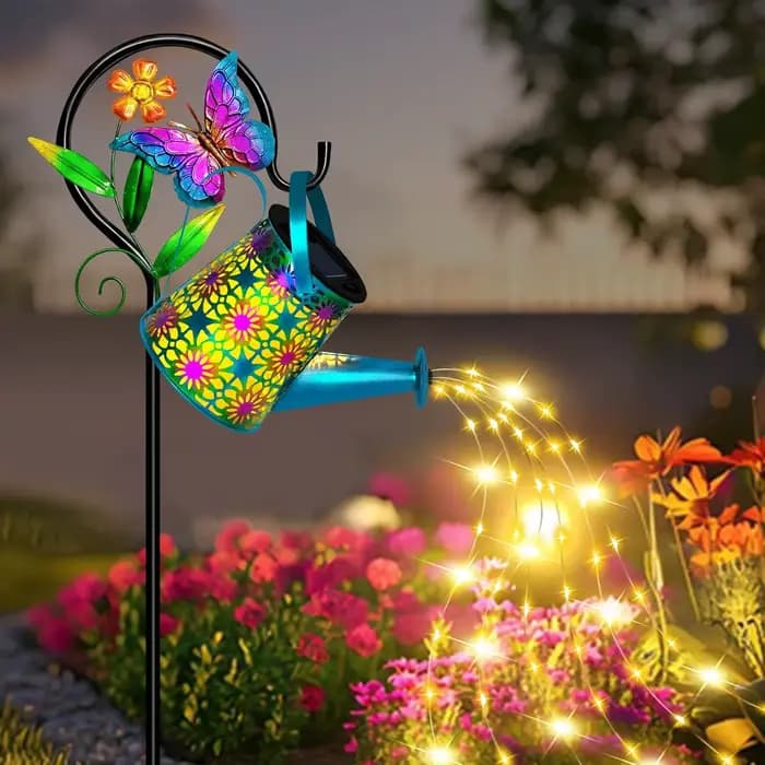 Arrosoir papillon à énergie solaire et lanterne