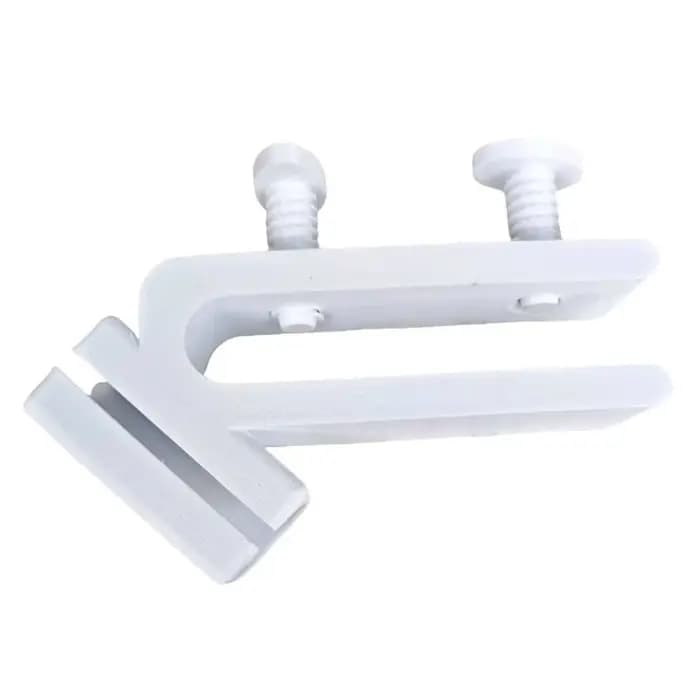 Clip de fixation pour seau et tuyau d'arrosage, un accessoire pratique conçu spécifiquement pour l'arrosage du jardin, libérant les mains