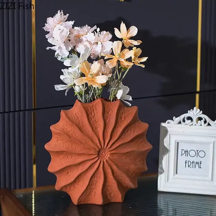 Vase en céramique minimaliste en forme de coquillage