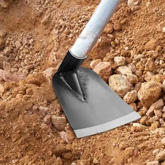 Houe de désherbage et de travail du sol durable